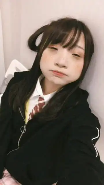 有人说女孩子丑一点也没有关系,只要有一个有趣的灵魂
