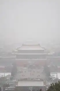 雾霾再袭京城北京城区空气质量六级严重污染转帖新华社图片
