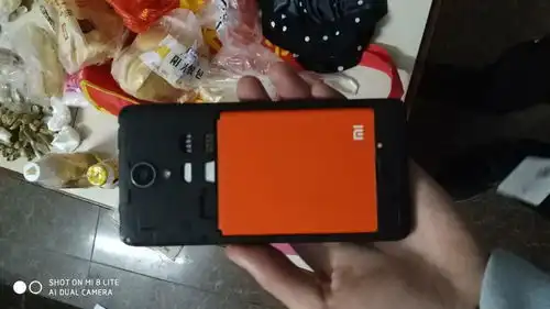 手机给烂的充电头插了半小时给搞烧了手机电路板
