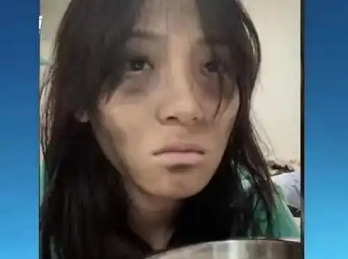 高校男生画虚弱妆食堂打饭,测试阿姨手抖不抖,结果叫人惊喜
