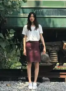 裙子运动鞋,2019春夏潮流穿搭,显高显瘦
