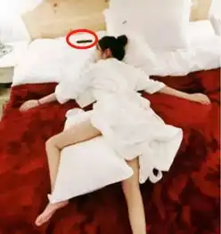搞笑gif趣图妹子,你喝醉回来了床头那是什么尴尬
