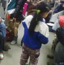 各地网友街拍救助乞讨儿童图片
