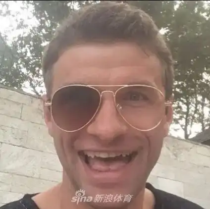 拜仁头号逗比穆勒续约至2023
