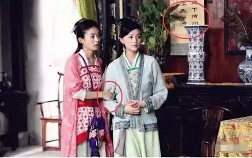 最坑的穿帮镜头不开盖的八倍镜能百米开外一枪搞定吗导演别闹
