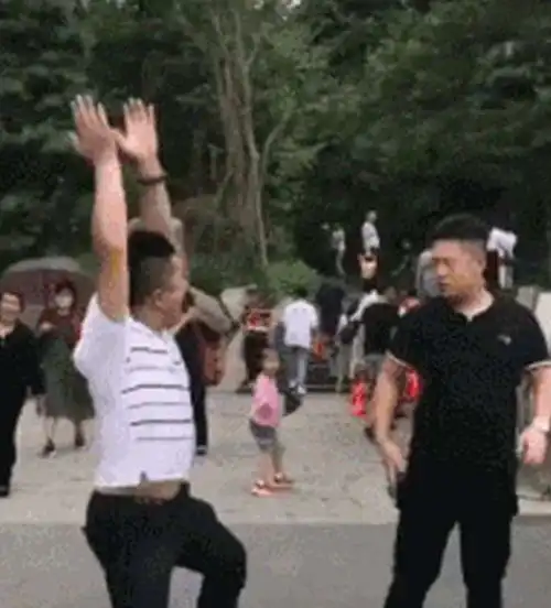 开心一刻生病了,结果女儿说了一句话,我顿时感觉生了个黑心棉
