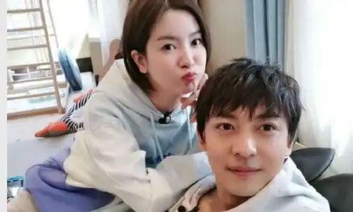 李晟辟谣与李佳航离婚曝料博主还携带两人离异的有关话题讨论
