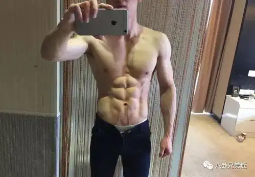 虽然他没有帅过黄轩,但是靠胸肌腹肌满身肌肉成为万人迷
