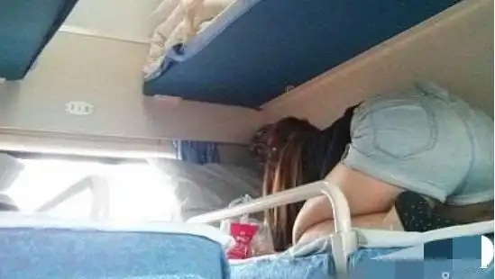 三亚凤凰机场的厕所太懂男人心了哈哈哈,这设计够内涵
