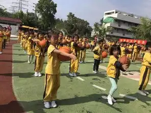 老师在群里发孩子做操的照片,宝妈质问园长,老师受处分
