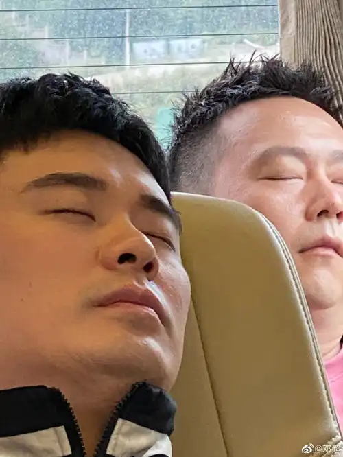 邓超这番抓拍有经过大家同意吗,啊哈哈哈
