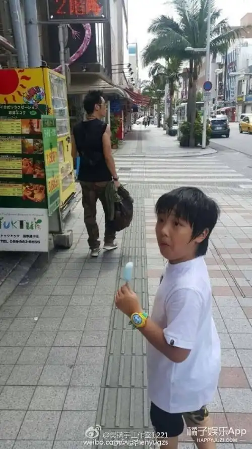 joe变黑娃韩版星二代全胖,爸哪儿的孩子怎么了
