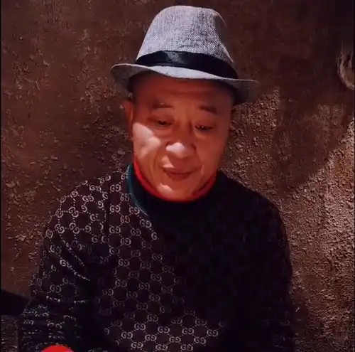 赵四竟然是这样吃柠檬的,涨见识了,网友表情真到位
