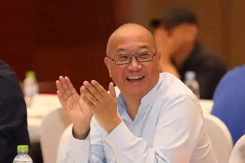 土豪朋友每天花2万块钱吃喝,一夜醉酒后自爆赚钱秘诀,冯仑听后大彻大悟
