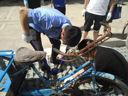 331专项行动外卖小哥的车速频频引关注,但是这次,我们关注他们的居住场所
