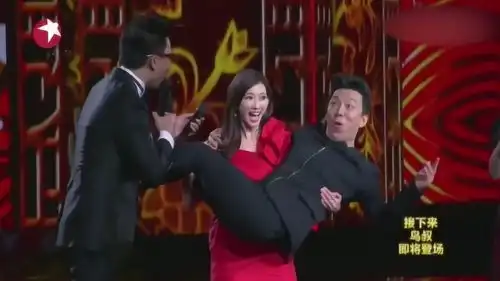 林志玲现场公主抱黄渤,渤哥这句话太搞笑了,主持人都笑了

