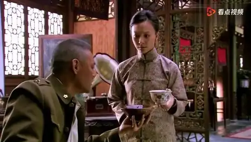 爆笑梨花往面里加醋,赵元庚嫌加的少,下秒梨花做法赵元庚懵了
