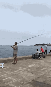 跟媳妇刚结婚,发现后背有纹身这图案有啥意义吗

