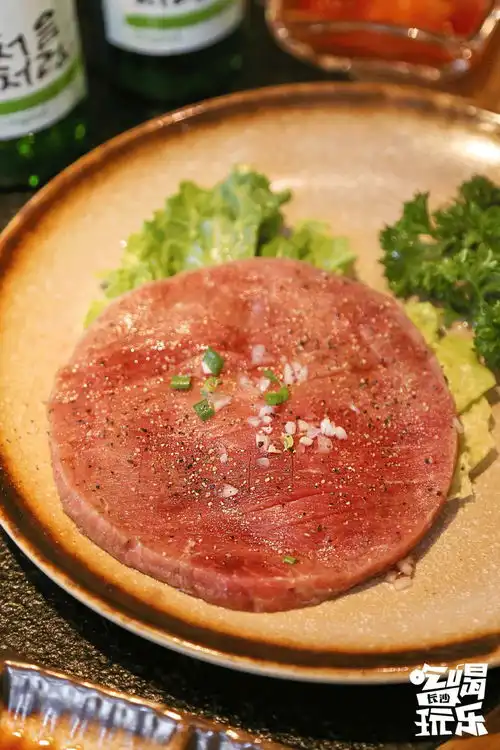 太馋了这家烤肉店隔老远就能闻到肉香,吃过念念不忘

