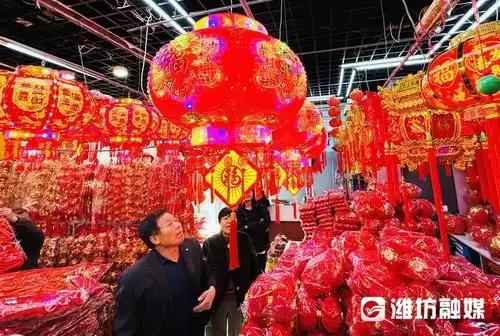 买灯笼挑福字春节氛围感搞起来

