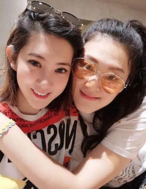 她是最美女排副攻手,却因伤退役,离异后越来越美,32岁风韵犹存
