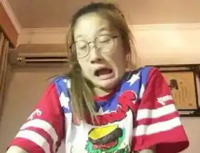 船上的夜景可真美啊
