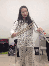 看着手机里一个个陌生的号码,才发现自己一个朋友也没有,真是孤单寂寞冷
