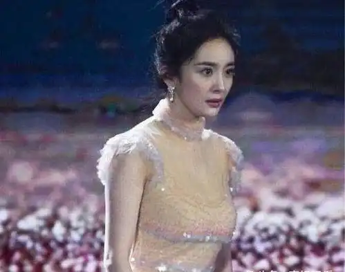 杨幂胖了长啥样看到她的素颜照后,网友韵味十足
