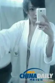 小s玩对眼吴佩慈扮人妖明星雷人生活照
