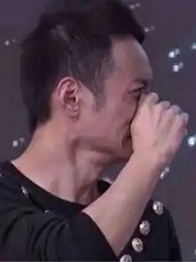 何炅海涛吴昕为李维嘉庆生,被问及女友问题嘉爷这样回应
