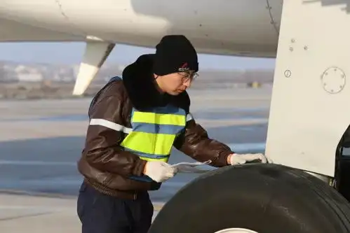 图说深航丨30c仍在户外工作的一线深航人
