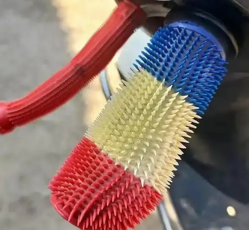 搞笑图片人生第一次养小猫,可它不吃也不闹,是不是抑郁了呢

