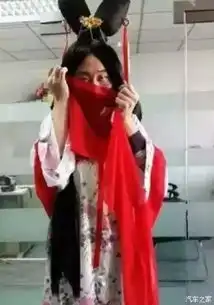 搞笑图片:骚年你为何这么妩媚