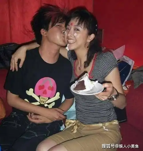 她拒绝杜淳,倒追大张伟,38天嫁富豪,被迪士尼终身列入黑名单
