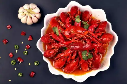 龙虾季99元享金牌渔夫龙虾套餐龙虾煲2份红枣茶螺丝秘制酱萝卜..
