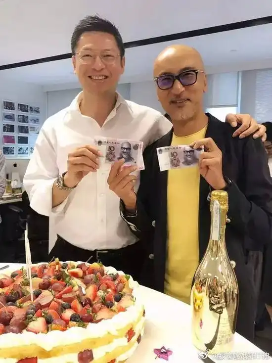 华特迪士尼一高管恶搞人民币为自己庆生
