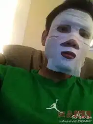 张根硕吴奇隆都范二微博妙揭明星另一面
