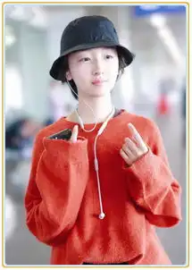 和周冬雨比素颜就是找虐王丽坤都被秒成阿姨,素颜女神该让位了
