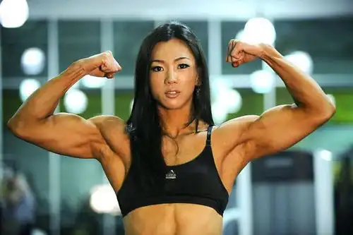 韩国金刚芭比池妍玉初代健身女神,天使的面容,金刚的身材
