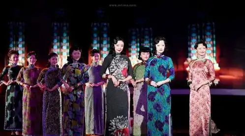 以丑女成名,张艺谋邀她拍电影,却因照片泄密被开除
