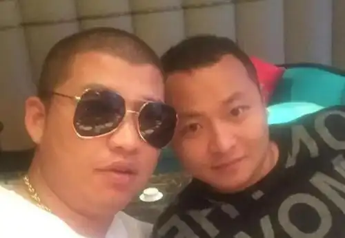 明目张胆炒剧本网红二驴连麦二子爷,戏演到一半,突然笑场
