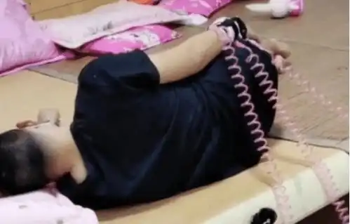 奶爸带娃神操作,羡煞旁人
