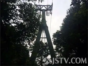一男子在紫金山索道上吊身亡组图
