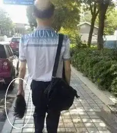不要跟我说天热,我现在在冰箱里跟你打字
