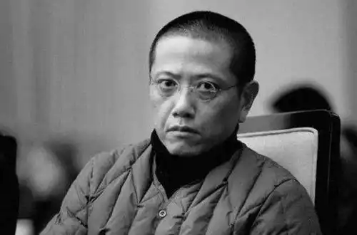陈丹青27岁凭西藏组图成艺术名人,为何如今沦为公知

