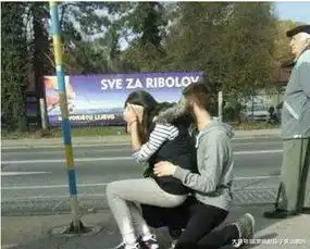 搞笑gif趣图这样的婚礼现场简直是太神奇了吧
