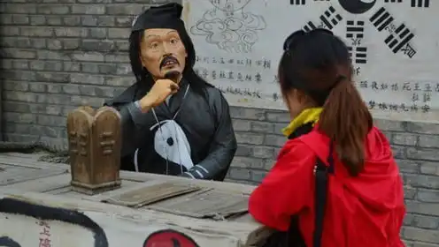 搞笑女孩儿的个人频道
