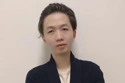 吕德华装菜鸟2300分的账号能拿mvp,1600分就不会玩了
