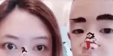 应采儿母子搞怪做鬼脸jasper挑眉瞪眼软萌可爱
