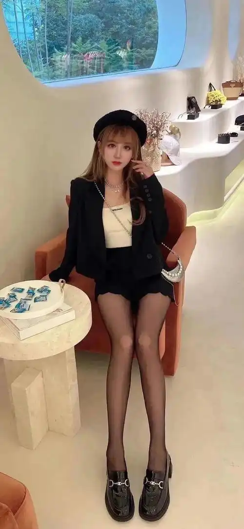 黑丝女神壁纸第11弹
